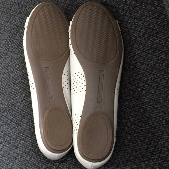 Like new Tommy Hilfiger leather flats loafers - Picture 6 of 6